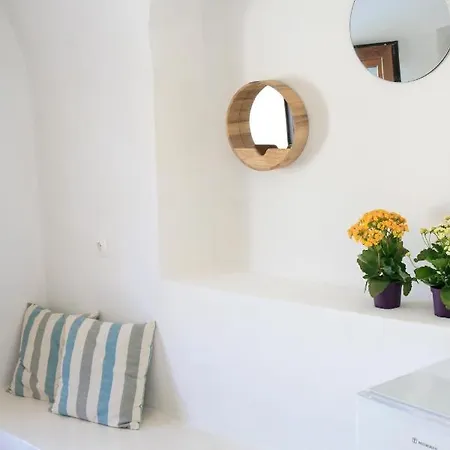 Apartment Stoa Cave Messaria (Santorini)