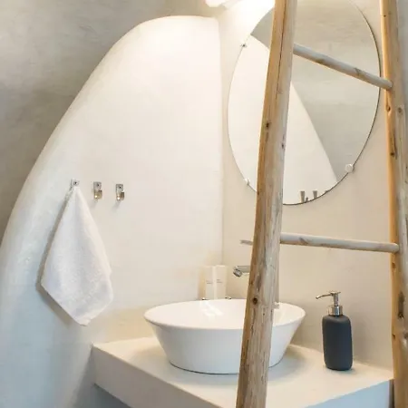Stoa Cave Apartment