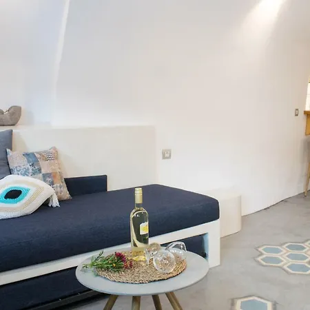 Apartment Stoa Cave Messaria (Santorini)