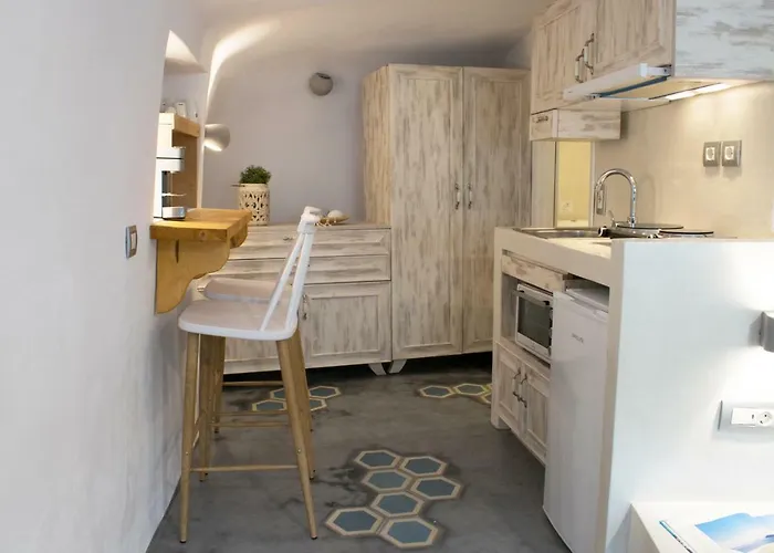 Stoa Cave * Mesariá