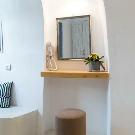 Stoa Cave Мессария